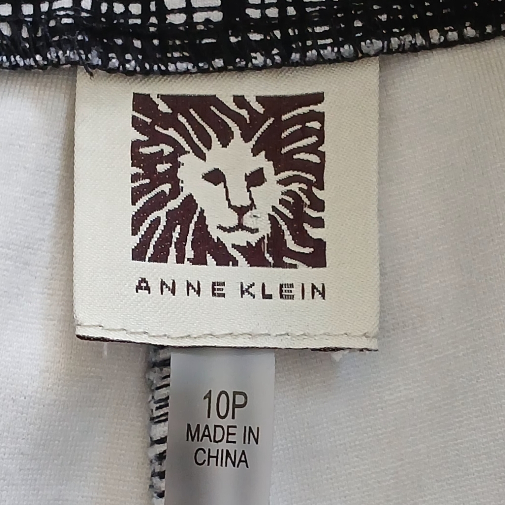 ANNE KLEIN WOMEN'S STRETCH DRESS CHECKERED PANTS. SIZE 10P. - Picture 3 of 15